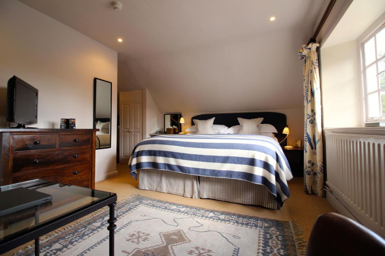 The Hare & Hounds Hotel Tetbury Exterior foto