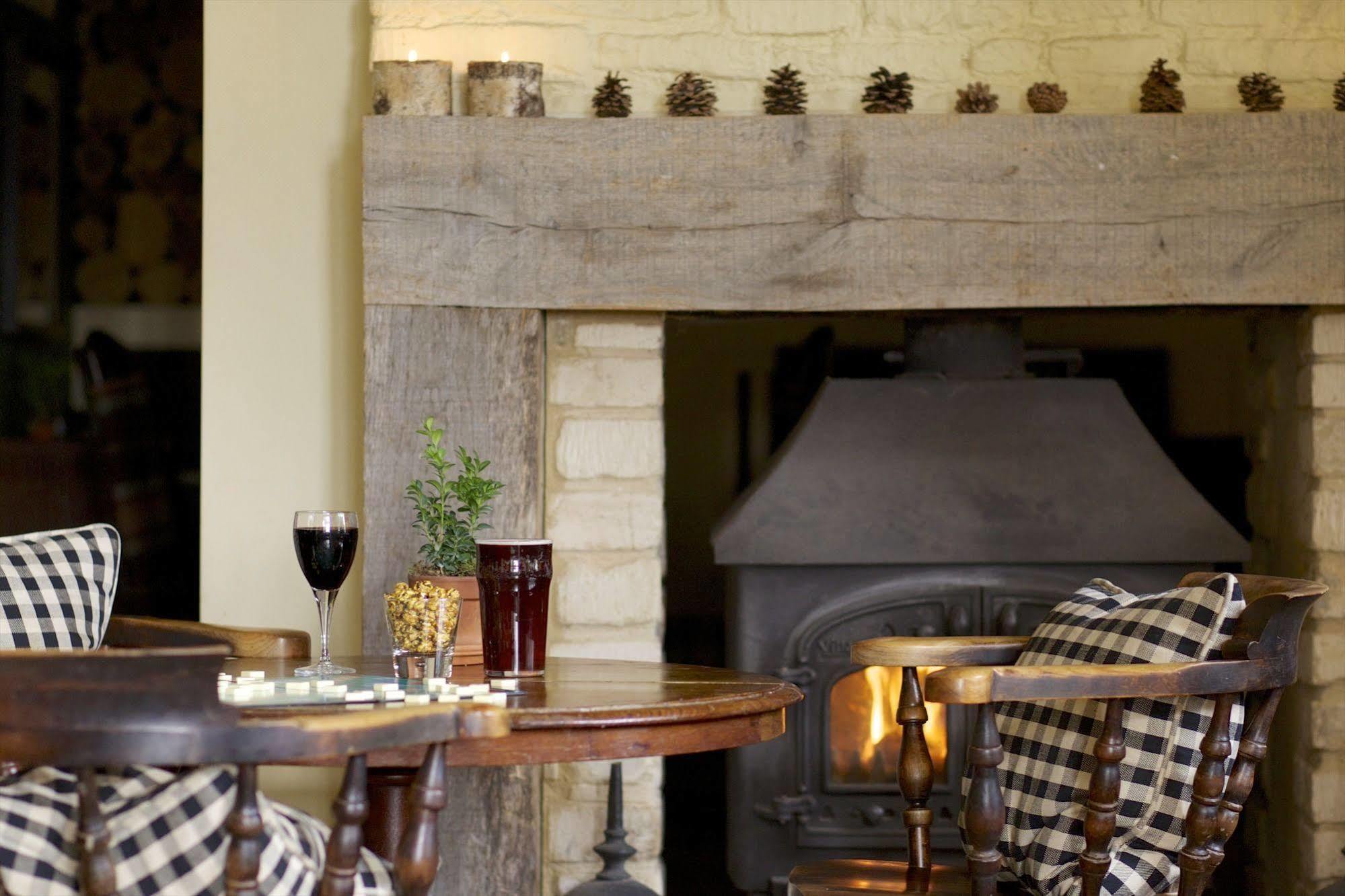 The Hare & Hounds Hotel Tetbury Exterior foto