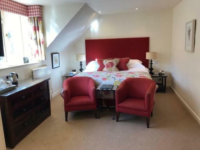 The Hare & Hounds Hotel Tetbury Exterior foto
